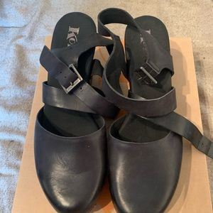Korks black shoe sz 9